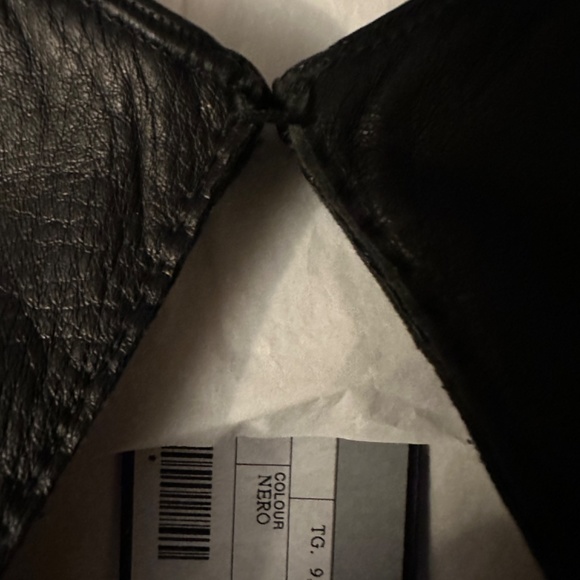 MEN'S NERO (BLACK) LEATHER PRADA GLOVES, NEW WITH TAGS IN ORIGINAL PRADA BOX - Picture 3 of 4
